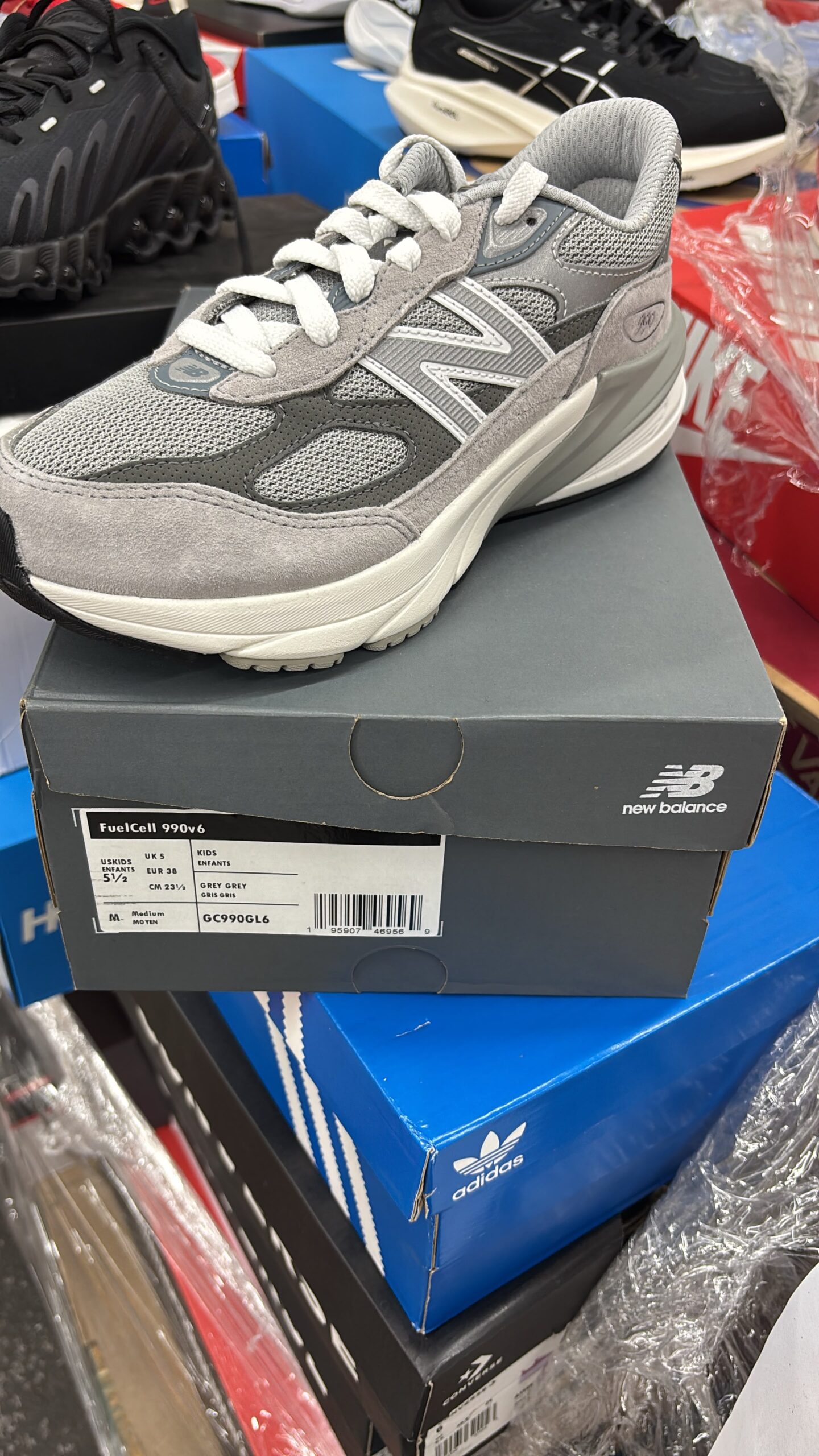 Wholesale Brand Name Shoe Pallets – 100 Pairs per Pallet | Only $1,500 - Image 3