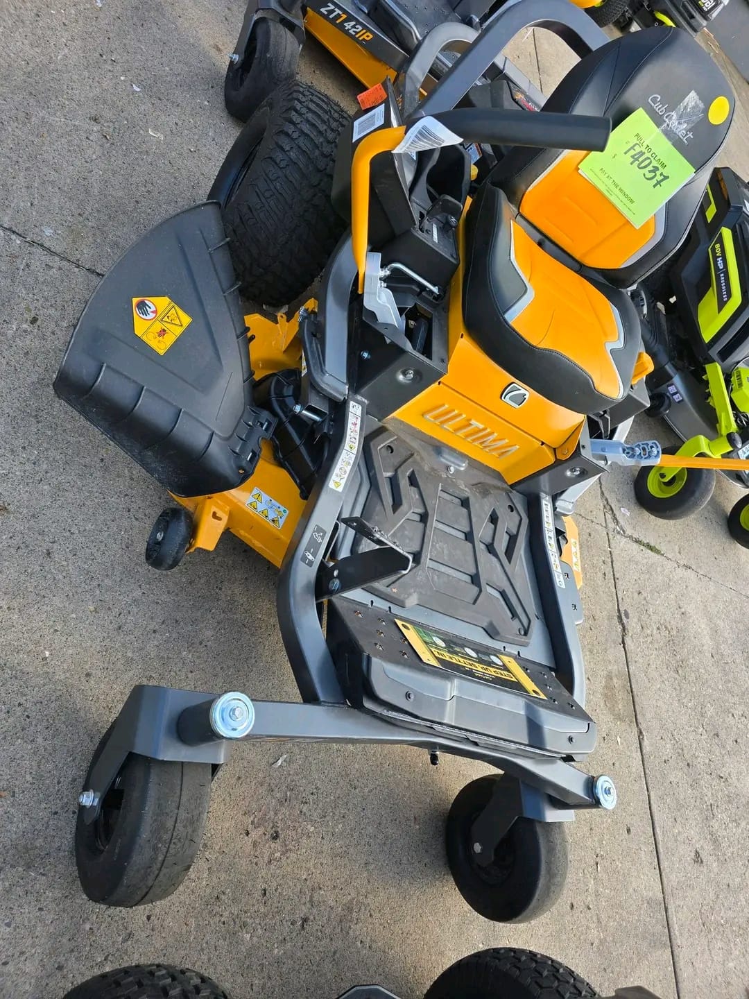 Brand New Cub Cadet Ultima ZT1 42" Zero-Turn Mower for sale $2000 š„