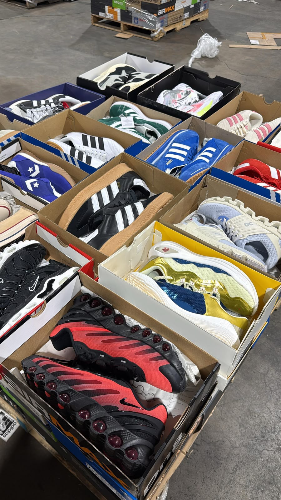 Branded Shoes Pallets for Sale | 200 Pairs | $1,000 Shipped | Clarkes Pallets Liquidation LLC - Image 4