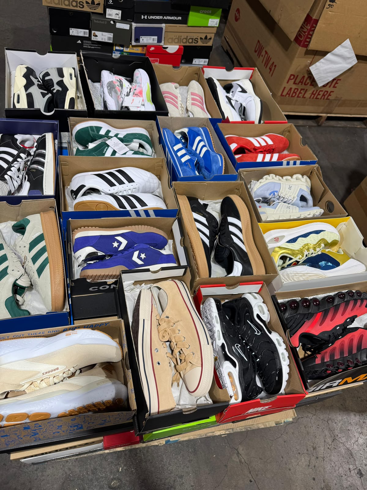 Branded Shoes Pallets for Sale | 200 Pairs | $1,000 Shipped | Clarkes Pallets Liquidation LLC - Image 3